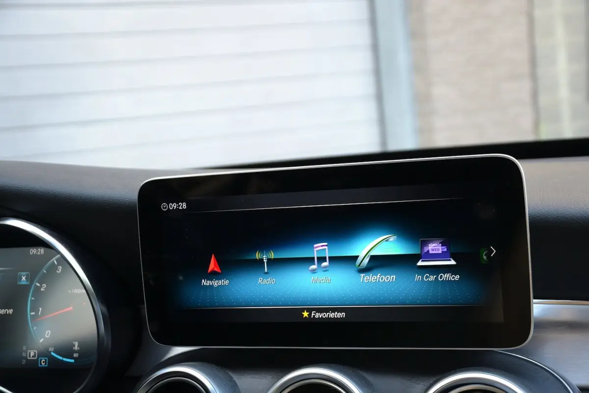 180 Business Solution AMG Automaat | Burmester | Sfeerverlichting | Carplay