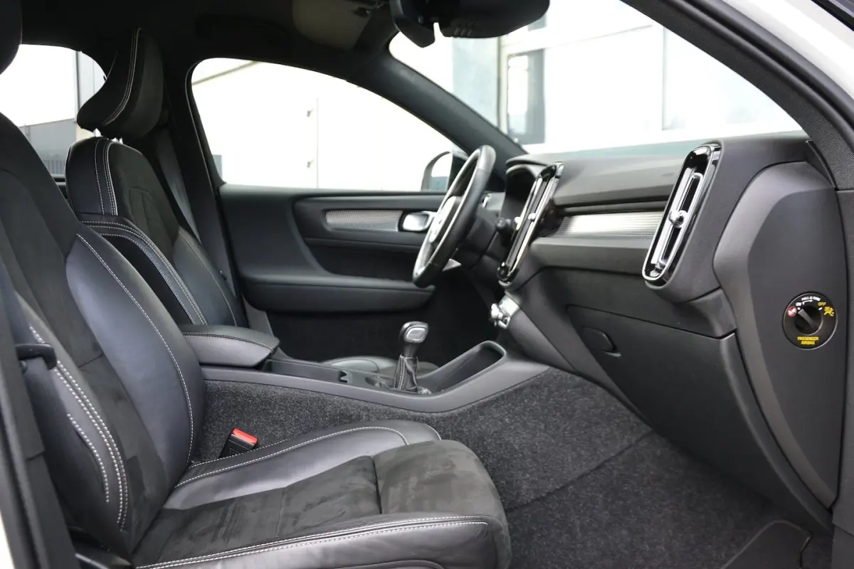 1.5 T2 R-Design | Navigatie | Achteruitrijcamera | ACC | BLIS