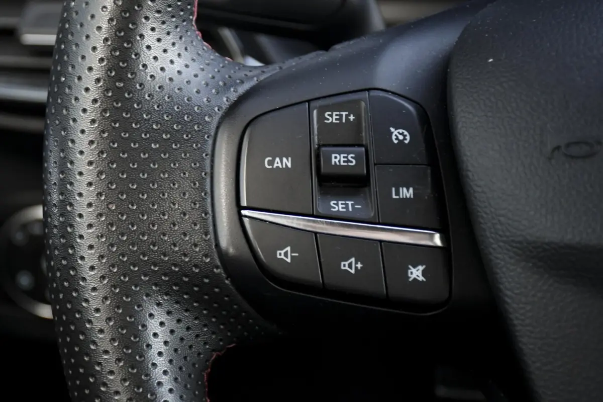 1.0 EcoBoost Hybrid ST-Line APPLE CARPLAY/LED/DAB