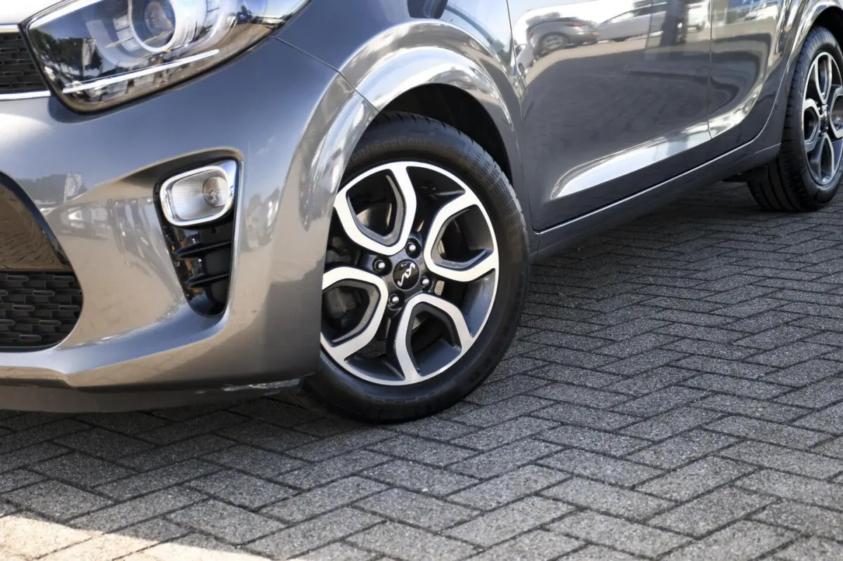 1.0 DPi DynamicPlusLine APPLE CARPLAY/ NAVIGATIE