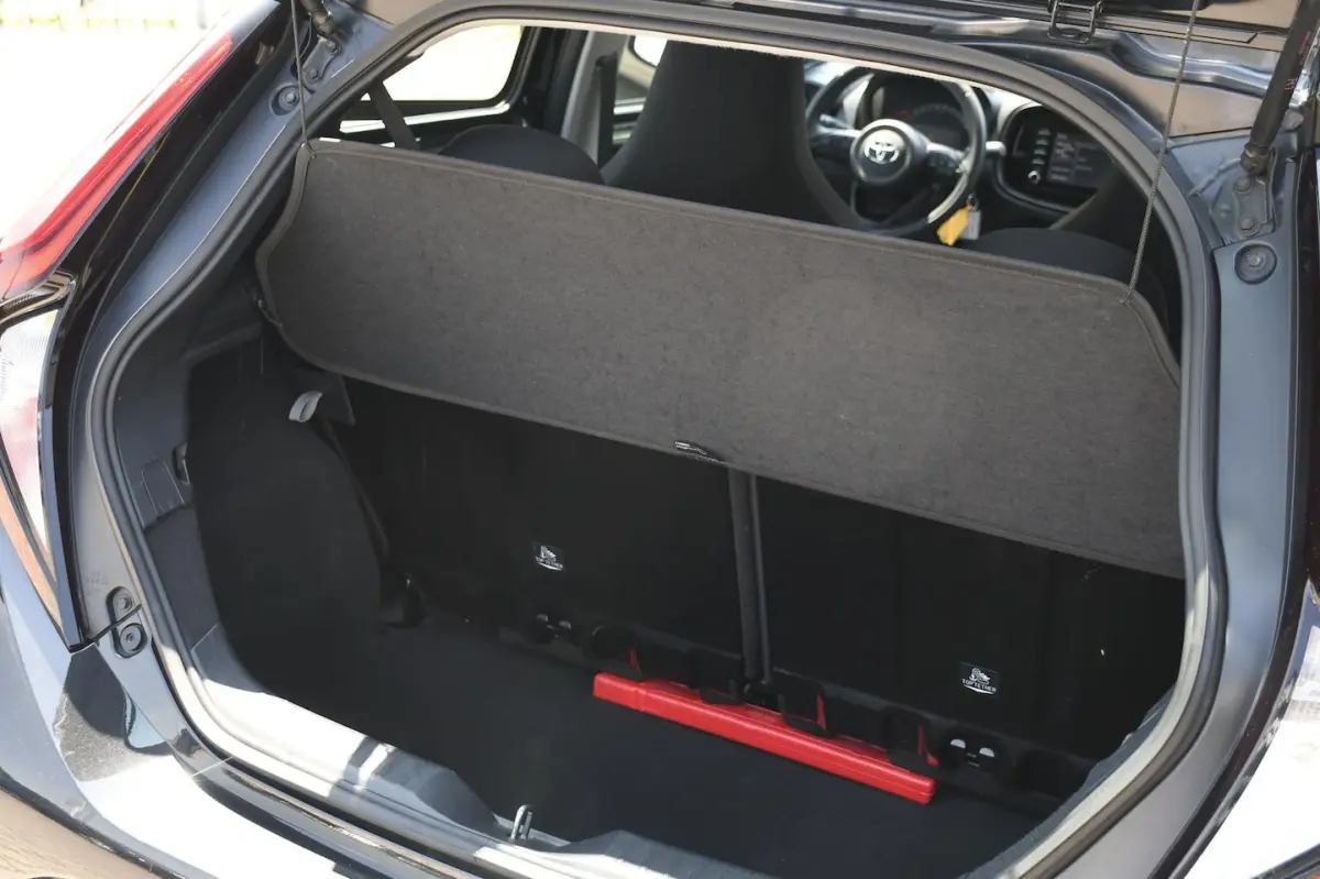 1.0 VVT-i MT Play CRUISE CONTROL ADAPTIEF/ DAB