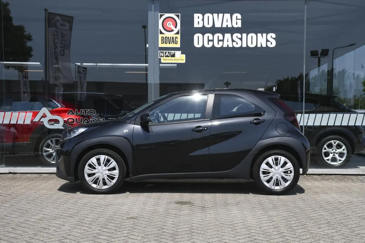 1.0 VVT-i MT Play CRUISE CONTROL ADAPTIEF/ DAB