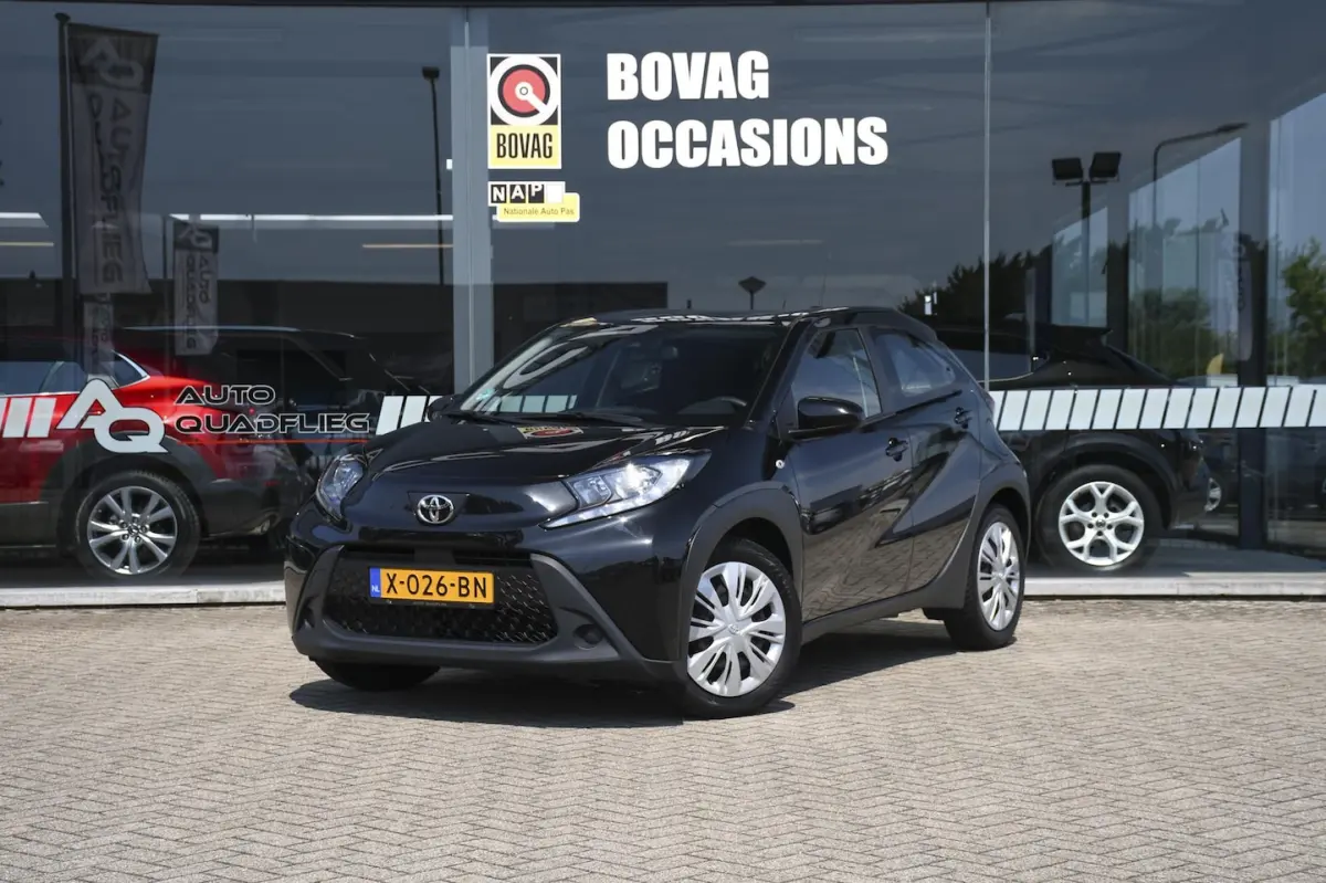 1.0 VVT-i MT Play CRUISE CONTROL ADAPTIEF/ DAB
