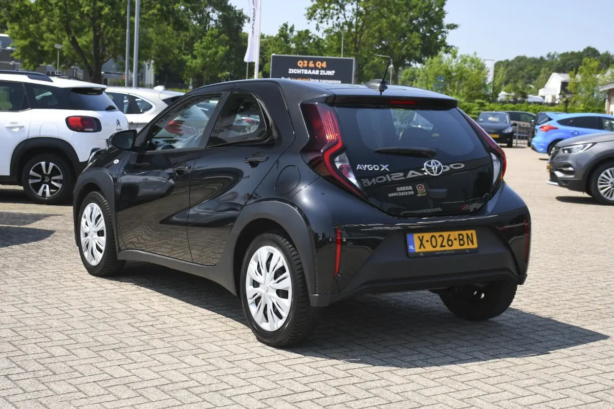 1.0 VVT-i MT Play CRUISE CONTROL ADAPTIEF/ DAB