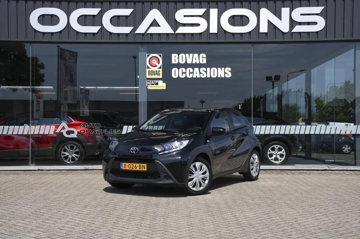 1.0 VVT-i MT Play CRUISE CONTROL ADAPTIEF/ DAB