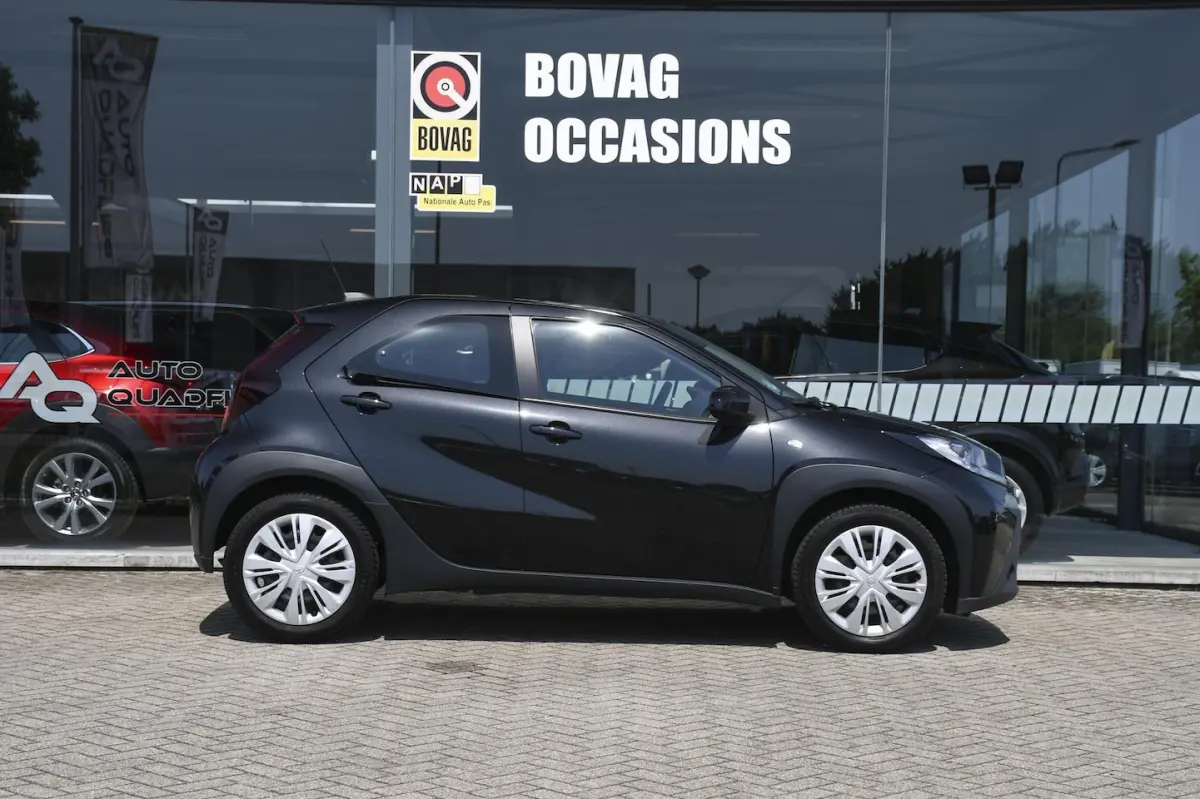1.0 VVT-i MT Play CRUISE CONTROL ADAPTIEF/ DAB