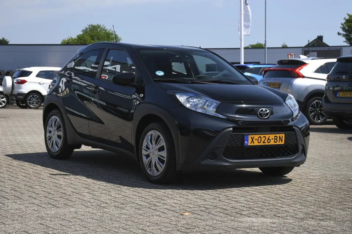 1.0 VVT-i MT Play CRUISE CONTROL ADAPTIEF/ DAB
