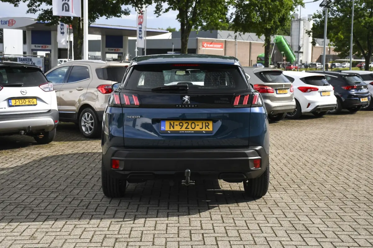 1.2 Blue Lease Active 1 EIGENAAR/ APPLE CARPLAY