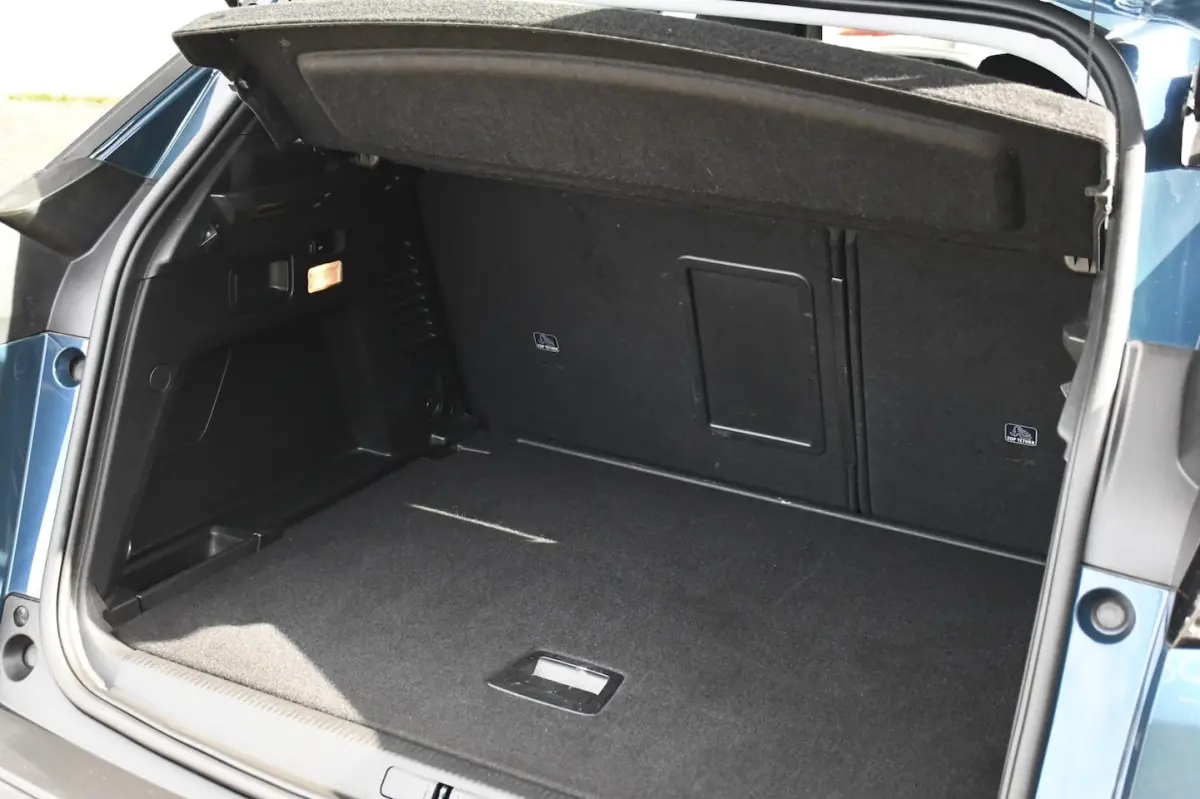 1.2 Blue Lease Active 1 EIGENAAR/ APPLE CARPLAY