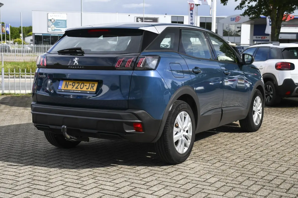 1.2 Blue Lease Active 1 EIGENAAR/ APPLE CARPLAY