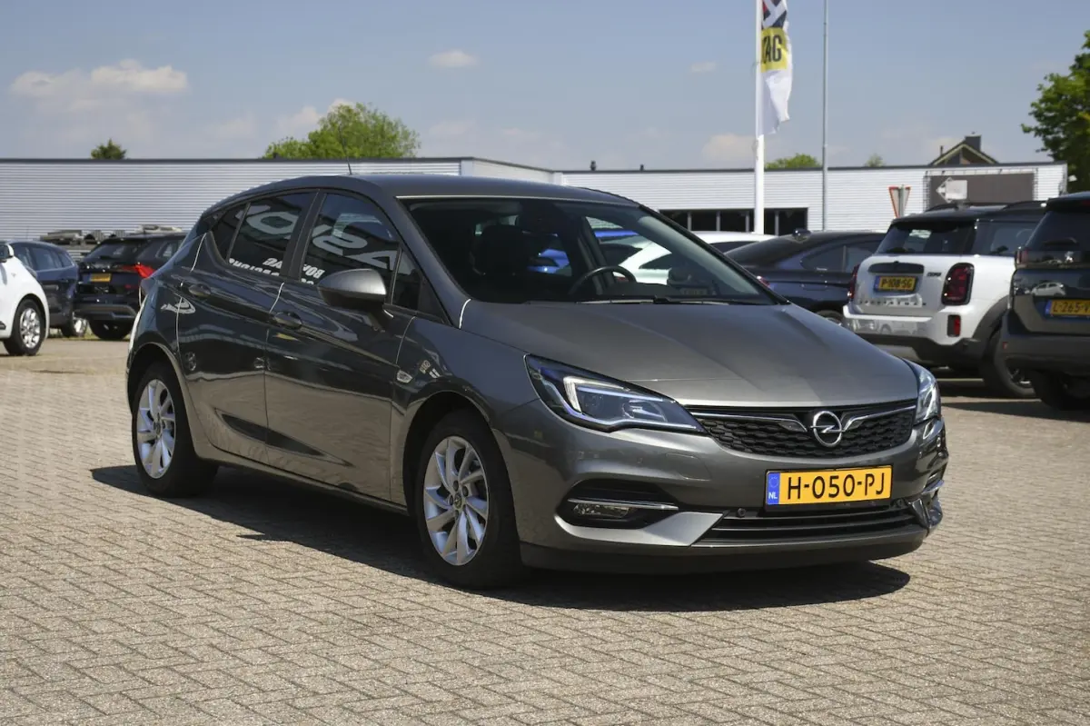 1.2 Business 1 EIGENAAR/ APPLE CARPLAY/ NAVIGATIE