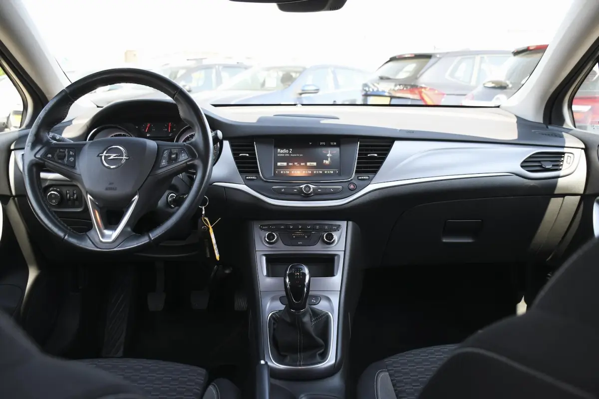 1.2 Business 1 EIGENAAR/ APPLE CARPLAY/ NAVIGATIE