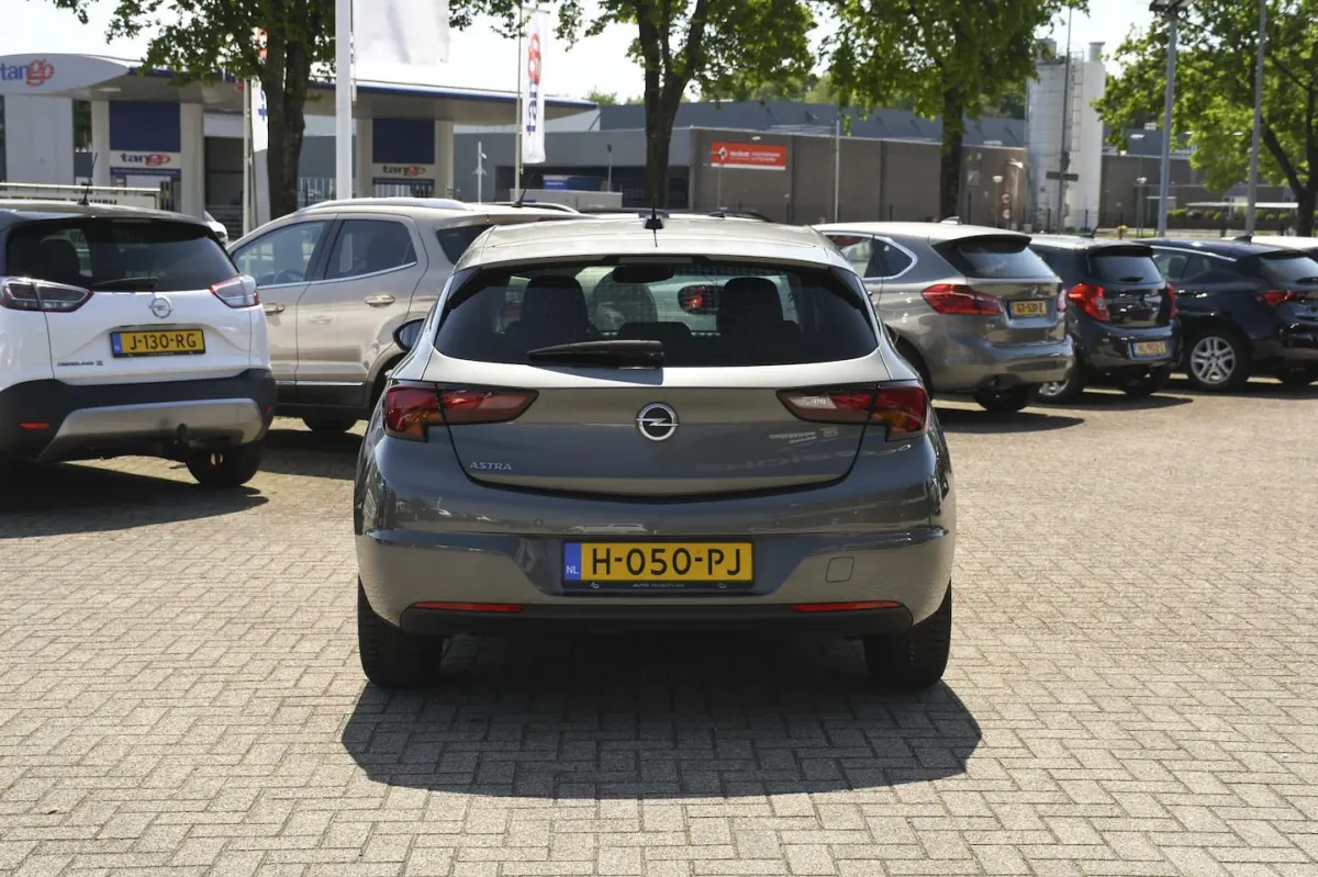 1.2 Business 1 EIGENAAR/ APPLE CARPLAY/ NAVIGATIE