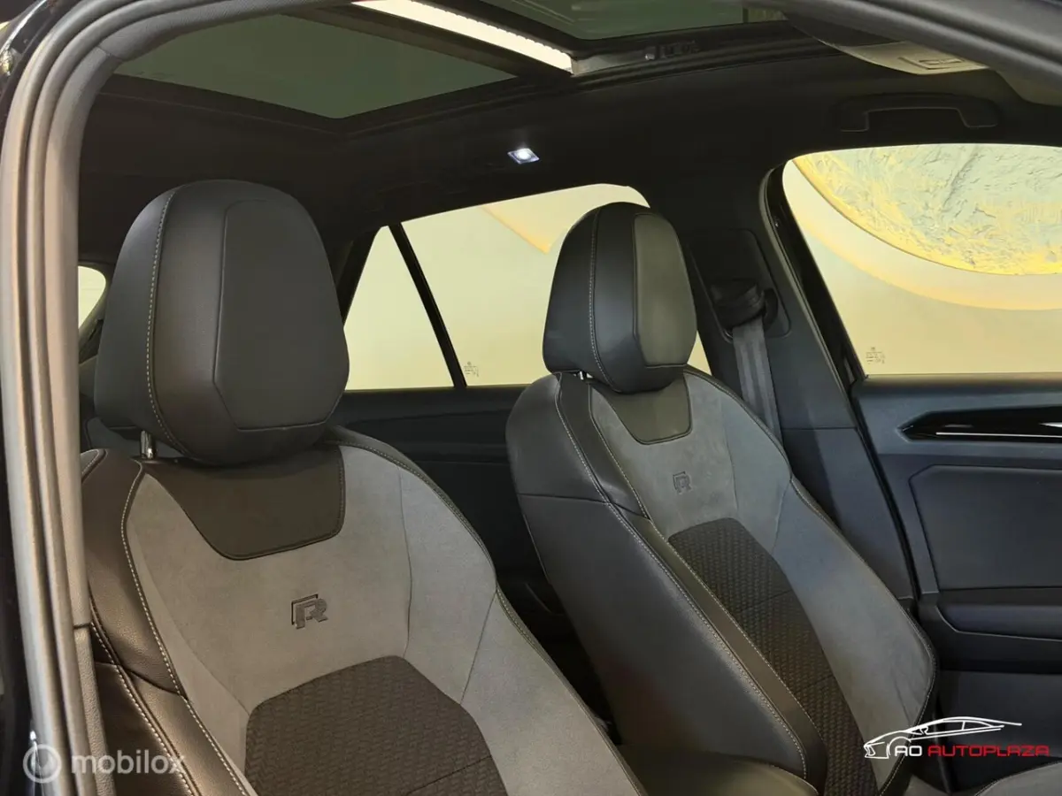 2.0 TSI 4Motion R Panorama/Akrapovic/Keyless/Beats