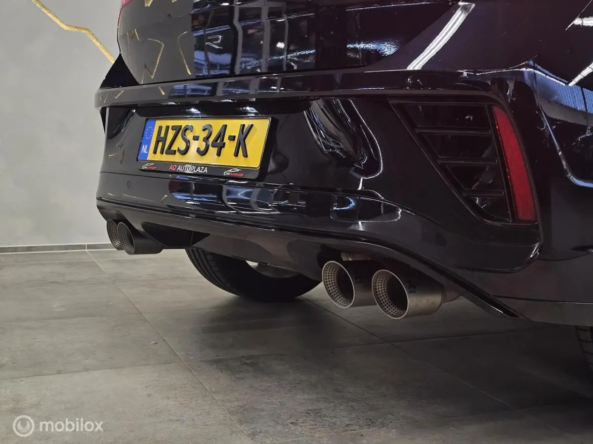 2.0 TSI 4Motion R Panorama/Akrapovic/Leder/Keyless