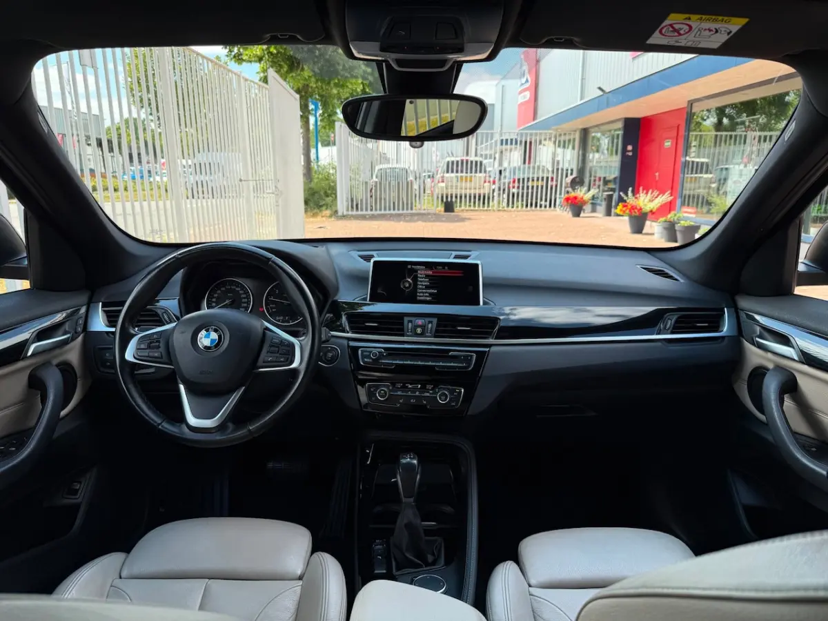 SDrive20i | Automaat | LED | Navi | Leder | Head-Up