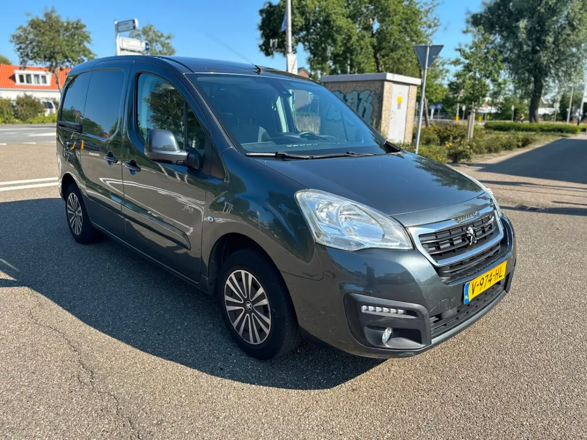120 1.6 BlueHDi 75 L1 Premium Pack / carplay / airco / cruise.control / elek.pakket / pdc