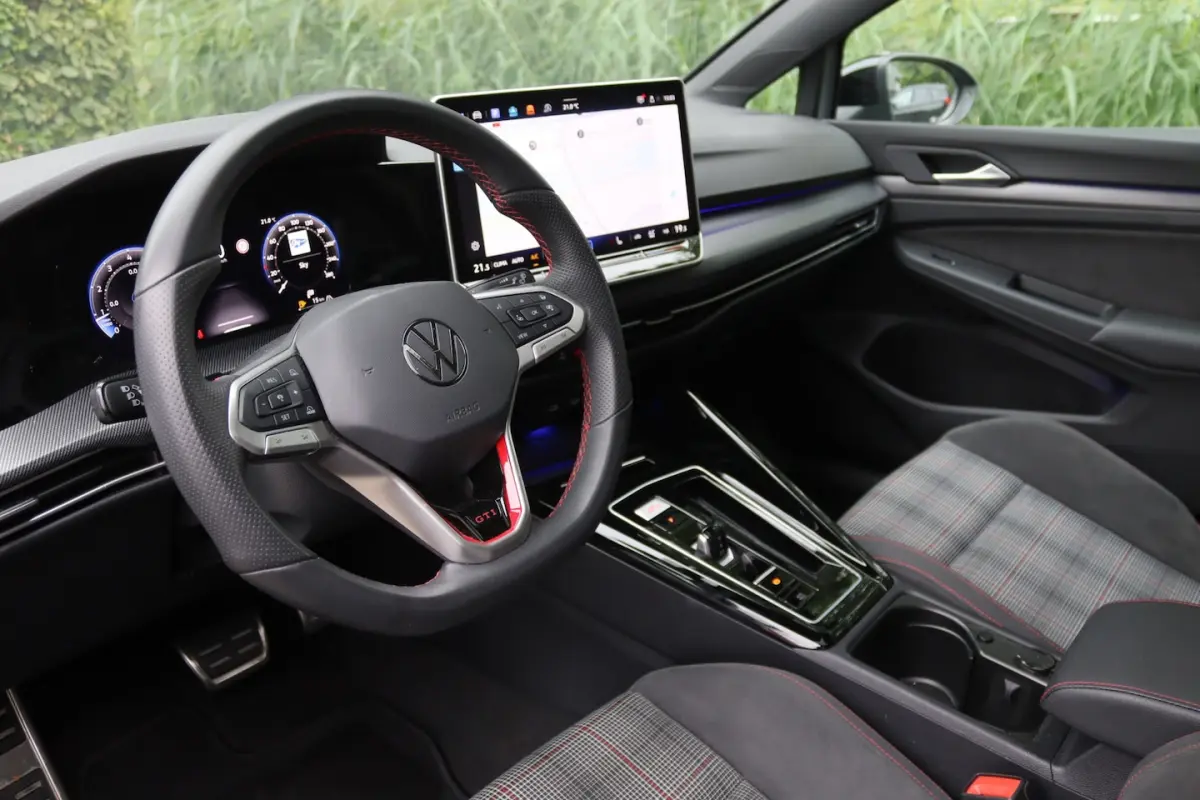 8.5 2.0 TSI 195kW GTI Pano/IQ.Light/Keyless/Camera/Dodehoek/19"