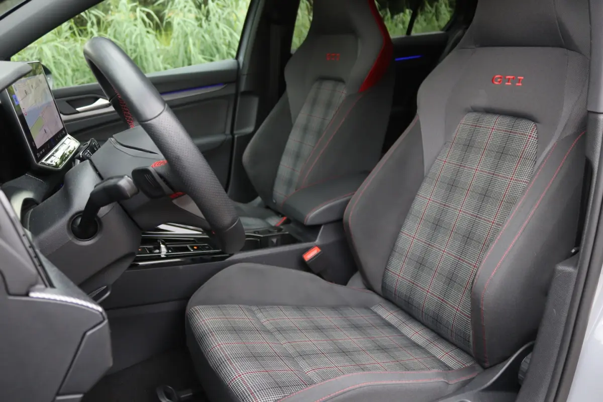8.5 2.0 TSI 195kW GTI Pano/IQ.Light/Keyless/Camera/Dodehoek/19"