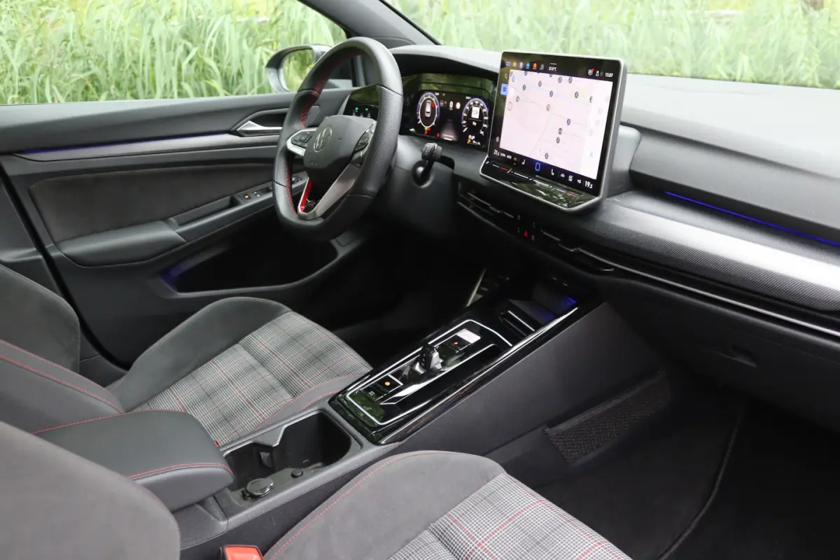 8.5 2.0 TSI 195kW GTI Pano/IQ.Light/Keyless/Camera/Dodehoek/19"