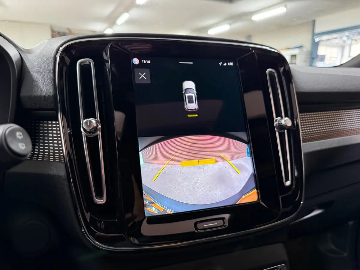 Recharge P8 AWD R-Design | Pano | Harman Kardon | BLIS | IntelliSafe Pro | Google | Keyles