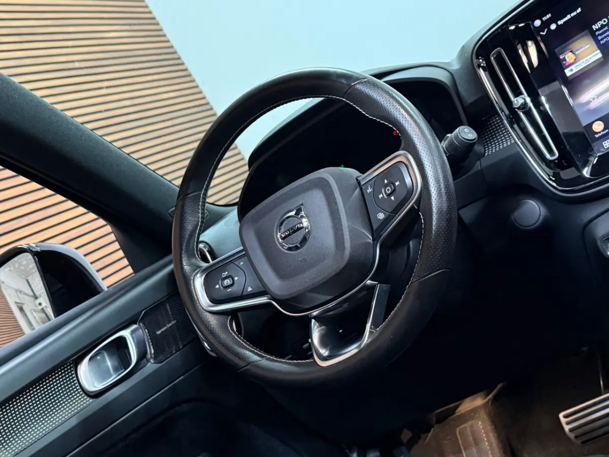 Recharge P8 AWD R-Design | Pano | Harman Kardon | BLIS | IntelliSafe Pro | Google | Keyles