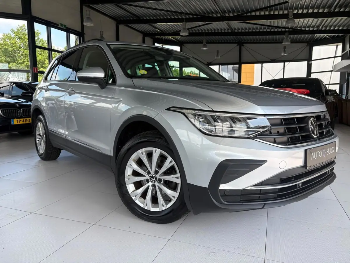 2.0 TDI Life Business | Camera | Navi | LMV | LED | Climate | Adaptive Cruise | Dealer Ond