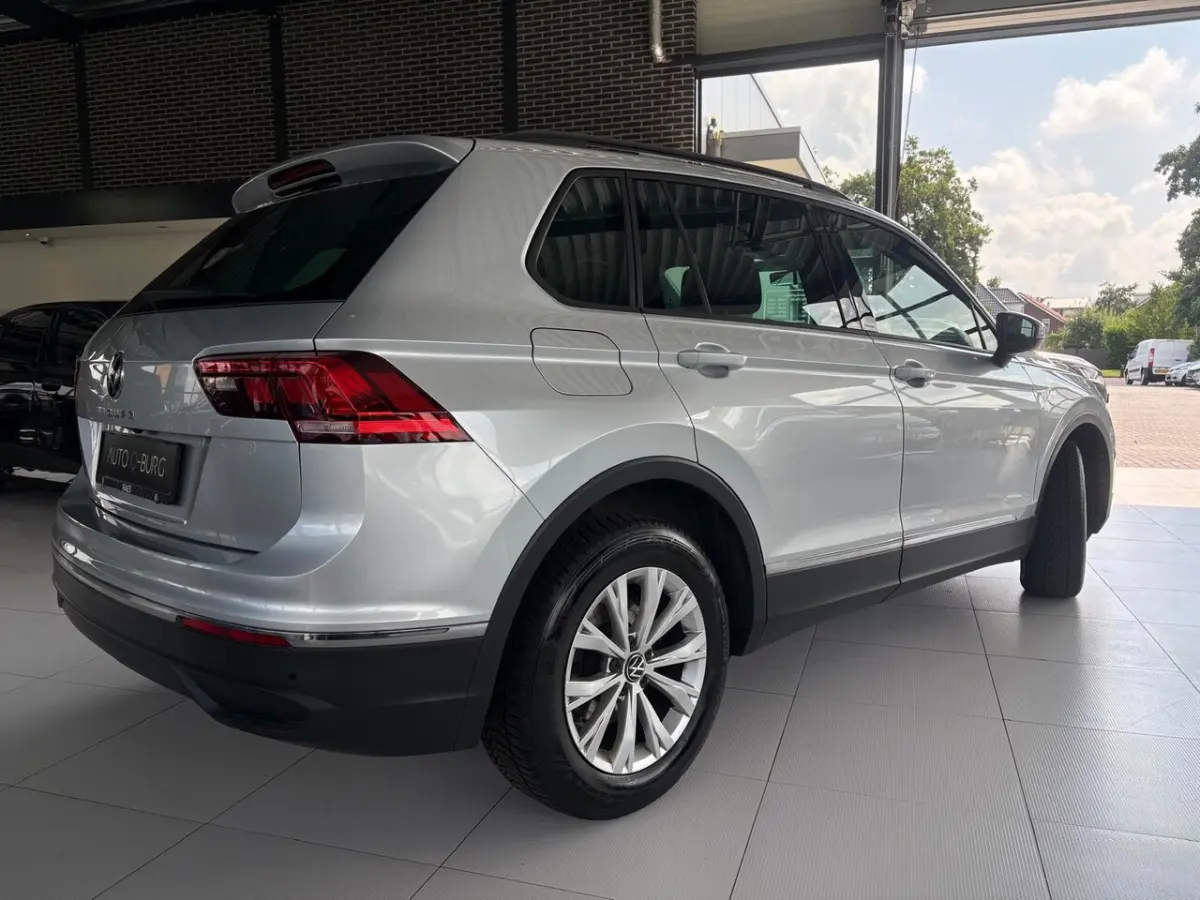 2.0 TDI Life Business | Camera | Navi | LMV | LED | Climate | Adaptive Cruise | Dealer Ond