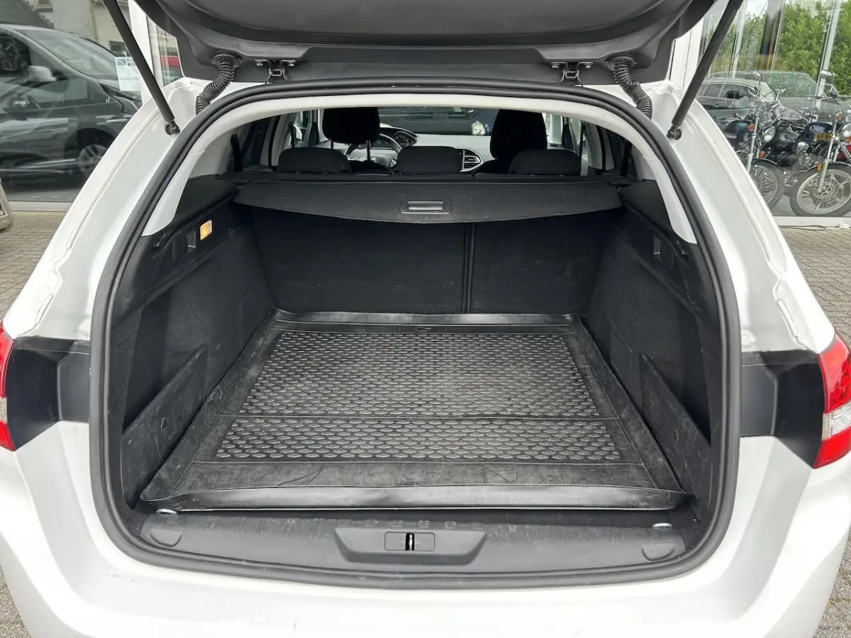 1.2 PureTech Blue Lease 100% dealer onderhouden/airco/cruise control/navigatie/