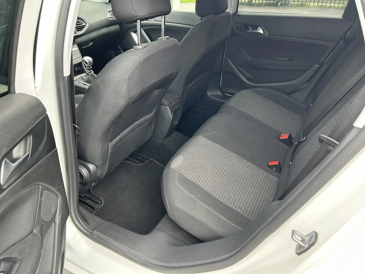 1.2 PureTech Blue Lease 100% dealer onderhouden/airco/cruise control/navigatie/