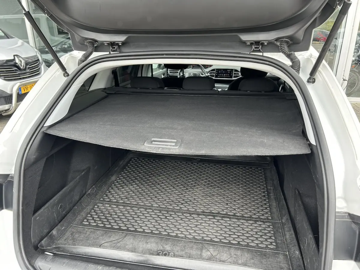 1.2 PureTech Blue Lease 100% dealer onderhouden/airco/cruise control/navigatie/