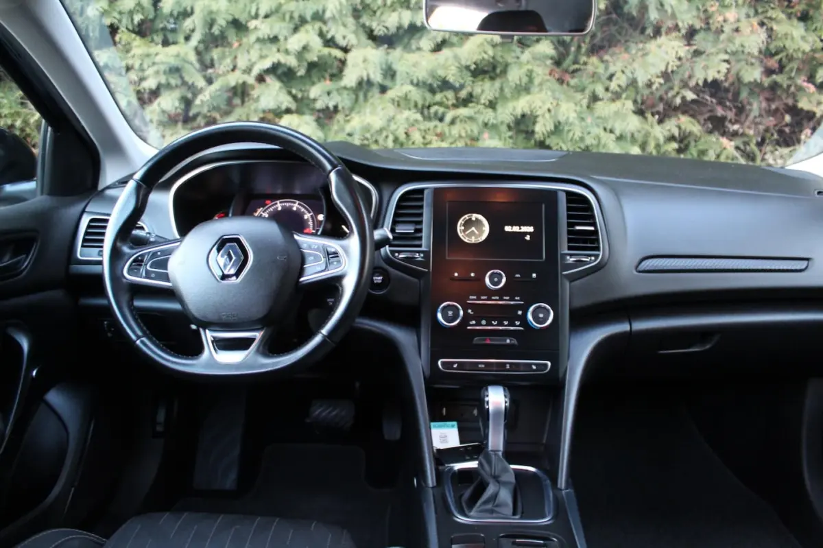1.3 TCe Limited 140PK | AUTOMAAT | Parkeercamera | Climate Control | PDC | NAVI | Cruise C
