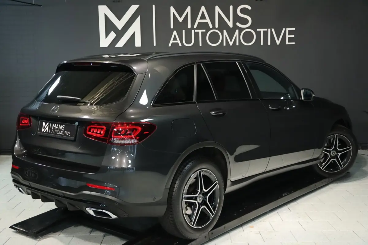 300 Mild-Hybrid 4Matic AMG Line / HUD / 2X MEMORY / 360 / DODEHOEK