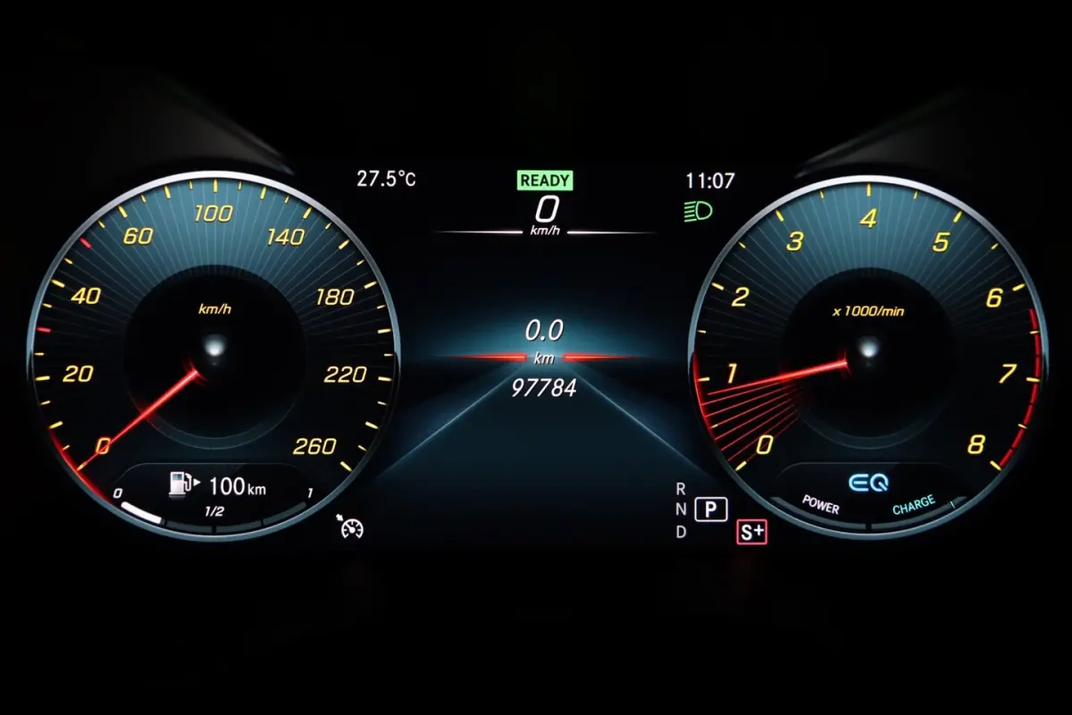 300 Mild-Hybrid 4Matic AMG Line / HUD / 2X MEMORY / 360 / DODEHOEK