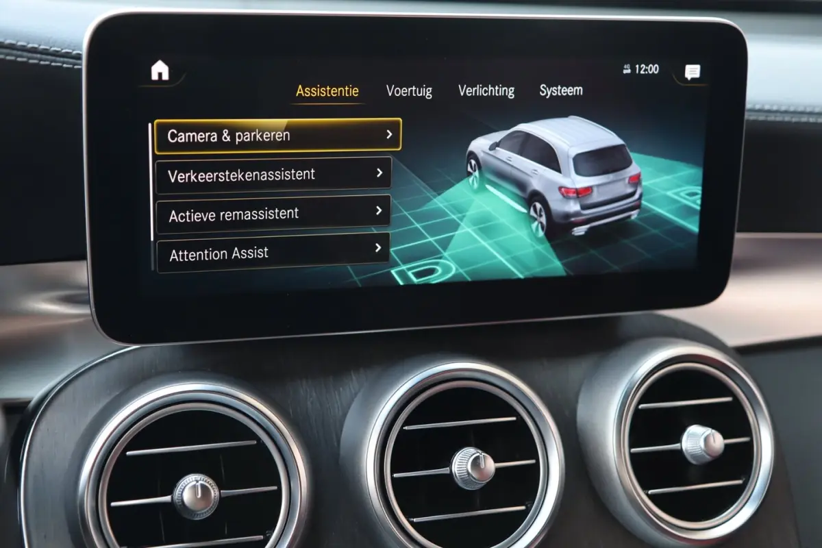 300 Mild-Hybrid 4Matic AMG Line / HUD / 2X MEMORY / 360 / DODEHOEK