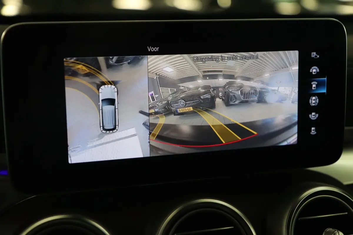 300 Mild-Hybrid 4Matic AMG Line / HUD / 2X MEMORY / 360 / DODEHOEK