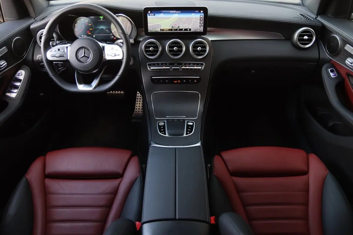 300 Mild-Hybrid 4Matic AMG Line / HUD / 2X MEMORY / 360 / DODEHOEK