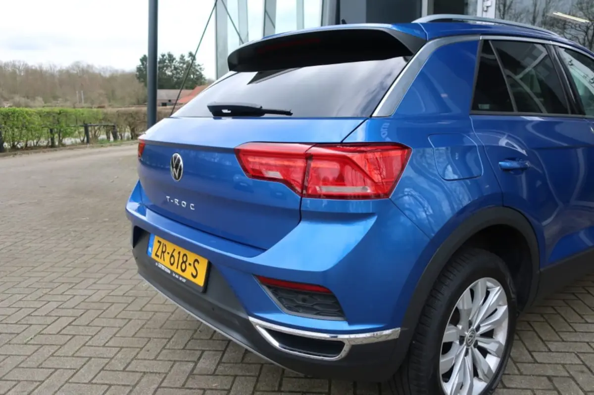 1.0 TSI, Trekhaak, All Season Banden, Apple Carplay/ Android Auto, Navi, etc
