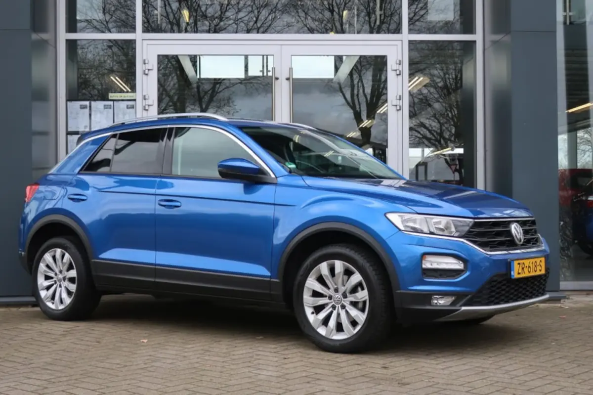 1.0 TSI, Trekhaak, All Season Banden, Apple Carplay/ Android Auto, Navi, etc