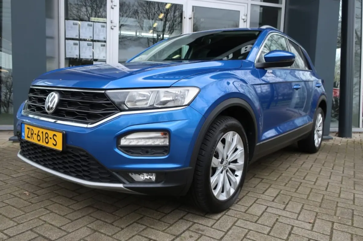 1.0 TSI, Trekhaak, All Season Banden, Apple Carplay/ Android Auto, Navi, etc