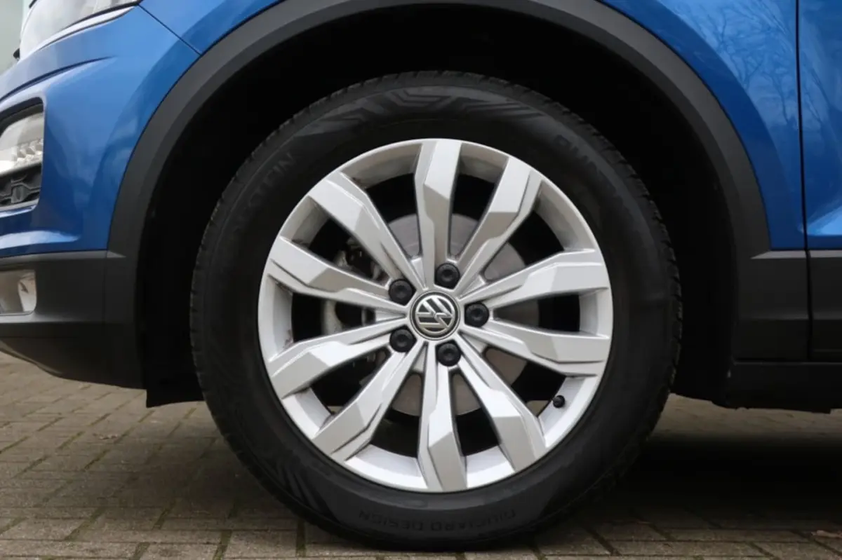 1.0 TSI, Trekhaak, All Season Banden, Apple Carplay/ Android Auto, Navi, etc