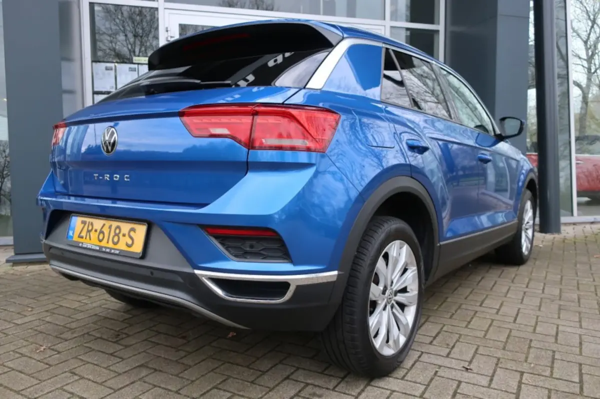 1.0 TSI, Trekhaak, All Season Banden, Apple Carplay/ Android Auto, Navi, etc