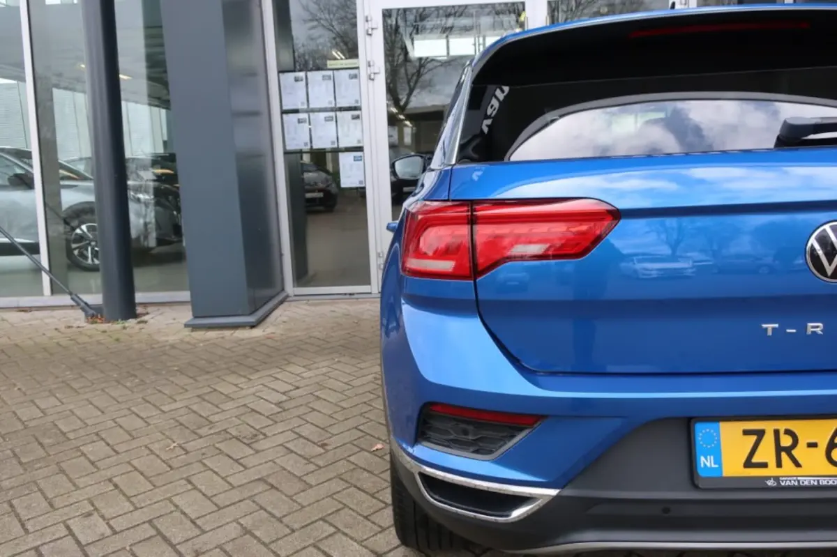 1.0 TSI, Trekhaak, All Season Banden, Apple Carplay/ Android Auto, Navi, etc