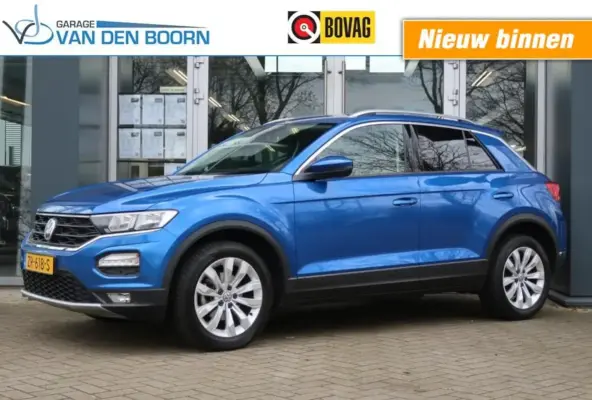 1.0 TSI, Trekhaak, All Season Banden, Apple Carplay/ Android Auto, Navi, etc